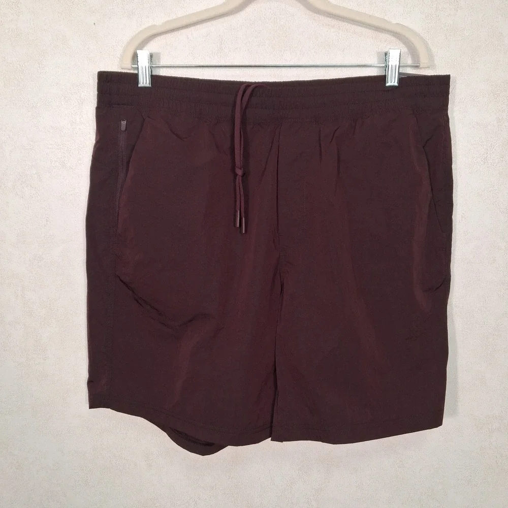 VRST All-In Short Mens Large Burgundy 7 Inch Unlined Water Repellent
